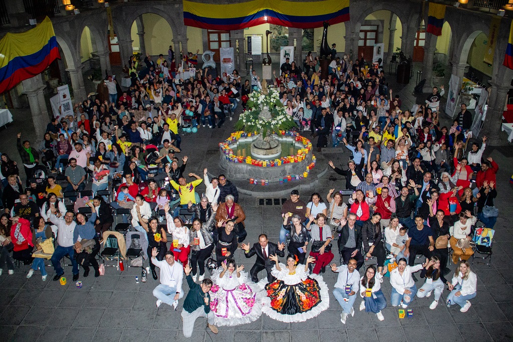 Consulado de Colombia en Guadalajara celebró con los connacionales una “Velada de Luz y Alegría: Día de las Velitas”