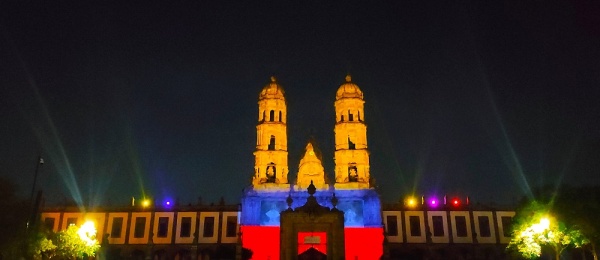 Consulado de Colombia en Guadalajara gestionó la iluminación de varios puntos de la ciudad para celebrar el Día de la Independencia